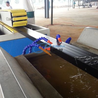 CE 380V Waterproof WPC Decking Plastic Profile Machine