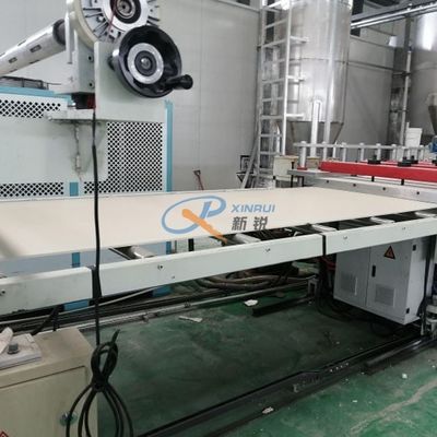 Máy làm bảng PVC WPC 0,8g / Cm3 ISO 2440mm