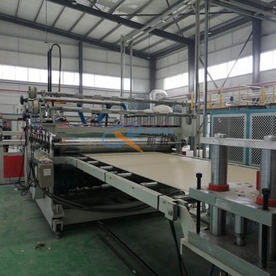 Máy làm bảng PVC WPC 0,8g / Cm3 ISO 2440mm
