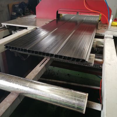 Máy định hình nhựa PP rỗng CE 1m