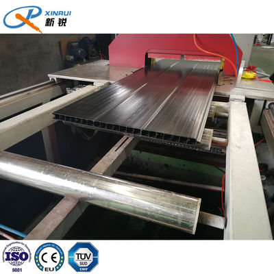 Máy định hình hàng rào nhựa PP rỗng