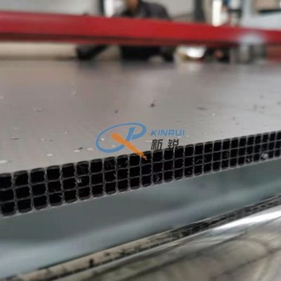 Dây chuyền sản xuất ván khuôn xây dựng rỗng 18mm Polypropylene PP Trục vít đơn